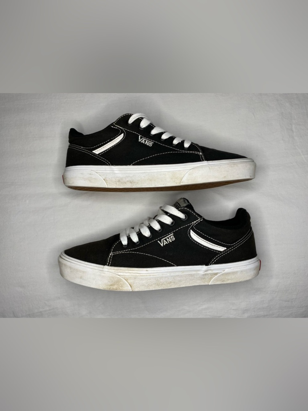 Vans Seldan Skateboard Sneakers Black White Canvas Low WMNS 10.5 Y2K Men’s 9